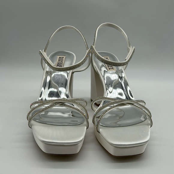 B2458- Badgley Mischka Frida White Satin Rhinestone Platform Sandals Sz 8.5 NWT - Picture 4 of 12